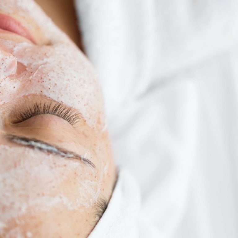 Lire la suite à propos de l’article Quand faire votre soin du visage ?